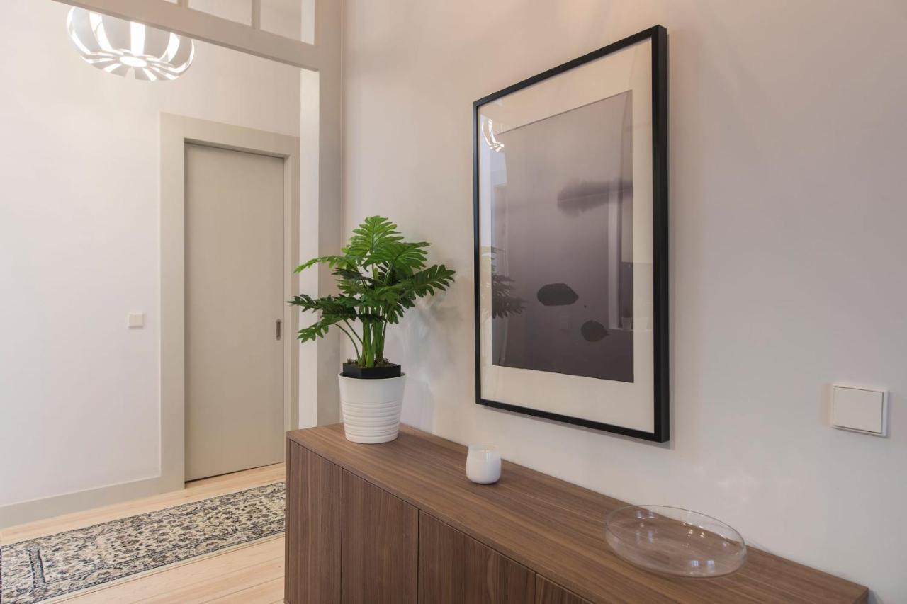 Lovelystay - 3 Bedroom Downtown Wonderwall Lisbona Esterno foto